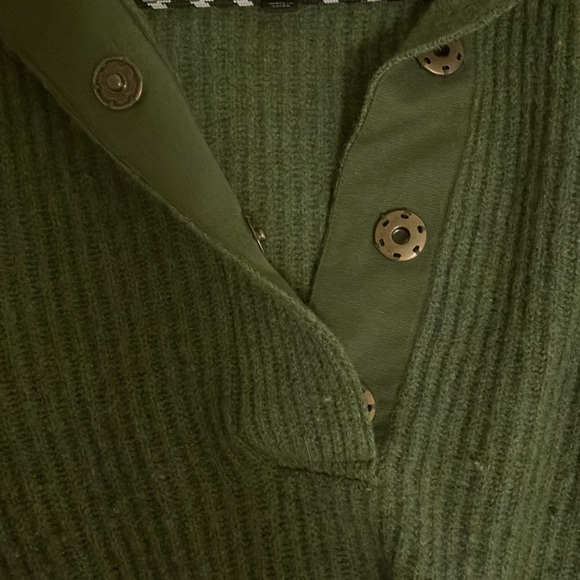 Olive green j crew wool sweater - Picture 4 of 7